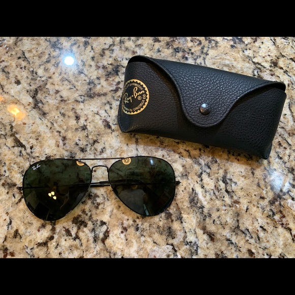 Ray-Ban Large Black Aviators - Picture 1 of 4